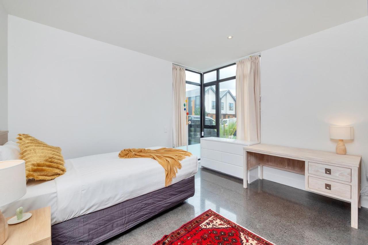 Villa Blissful Breeze Townhouse With Parking And Patio Auckland Exterior foto