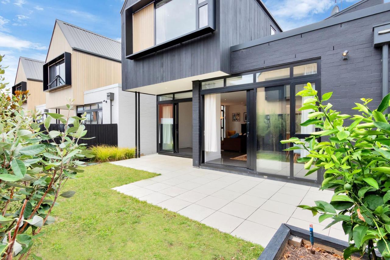 Villa Blissful Breeze Townhouse With Parking And Patio Auckland Exterior foto