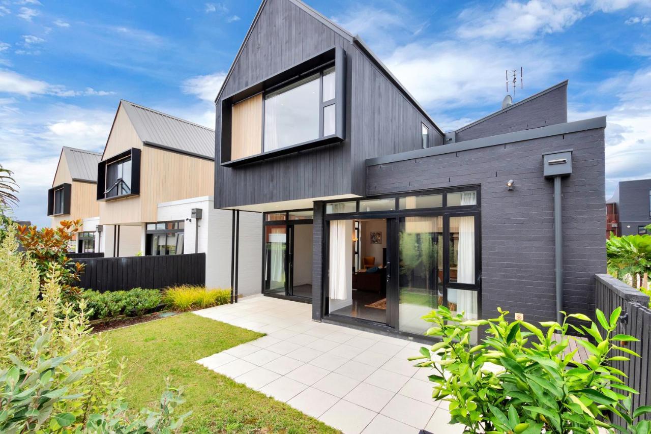 Villa Blissful Breeze Townhouse With Parking And Patio Auckland Exterior foto
