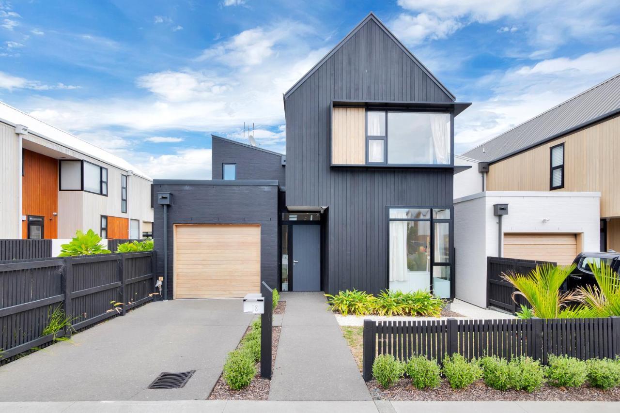 Villa Blissful Breeze Townhouse With Parking And Patio Auckland Exterior foto